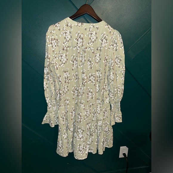 Pomander Place Floral Long Sleeve Dress in Light Green - Picture 7 of 8